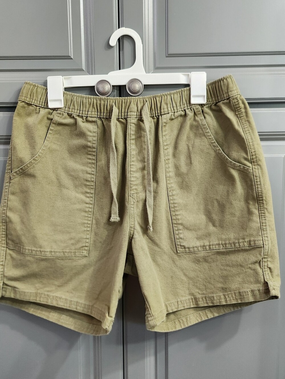 Katin men's Olive Drawstring Patch-Pocket Canvas Shorts